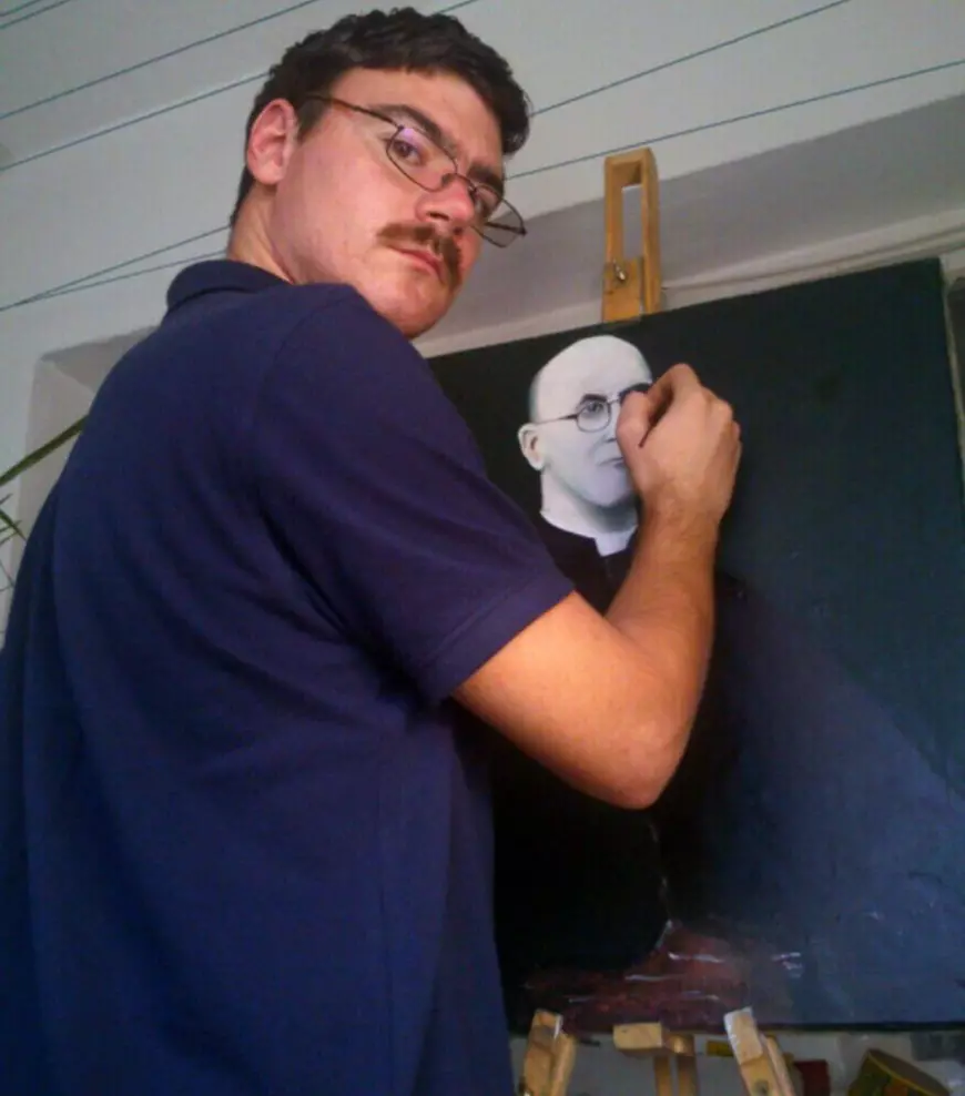 Un profesor de la Colegiul de Artă din Iași, condamnat recent pentru pornografie infantilă, continuă să le predea elevilor