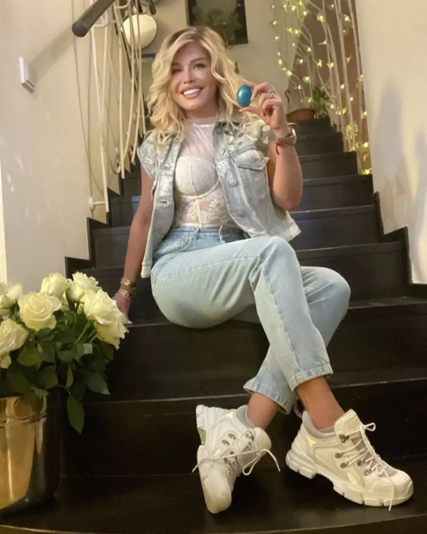 Dani Oțil s-a dat de gol într-un interviu acordat lui Bobonete. Obiectul pe care Loredana îl are în living