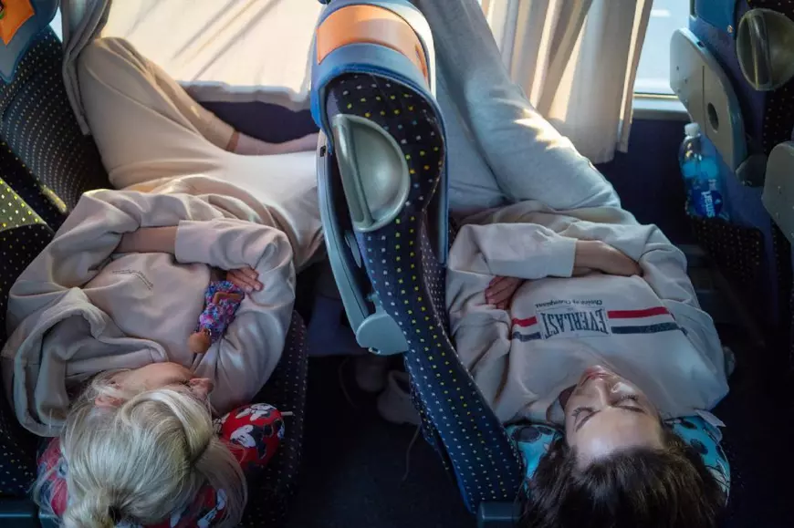 Cum au fost surprinse surorile Buble în drum spre Turcia, unde începe cursa „Asia Express”