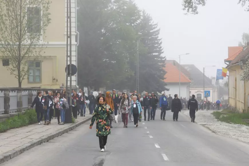 Zeci de mii de oameni au participat sâmbătă la pelerinajul de la Șumuleu Ciuc, primul de la ridicarea restricţiilor