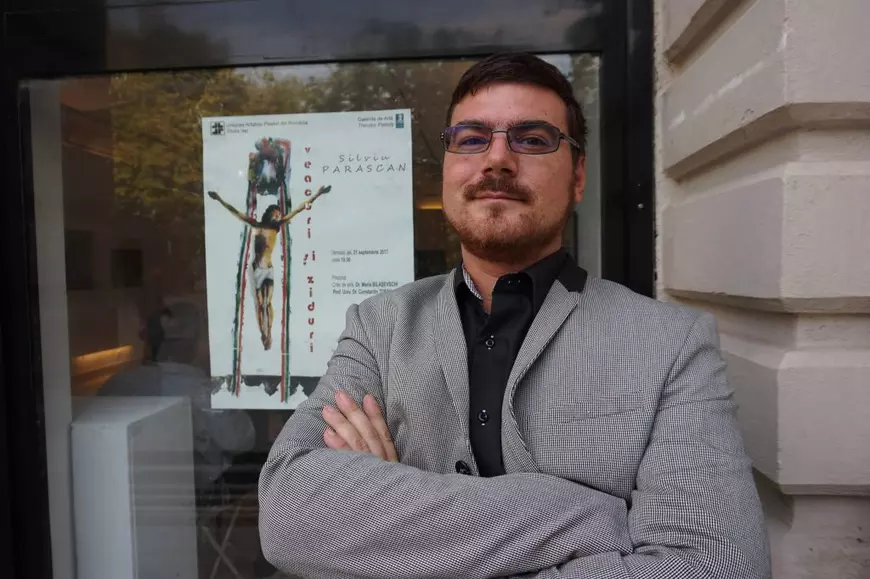 Un profesor de la Colegiul de Artă din Iași, condamnat recent pentru pornografie infantilă, continuă să le predea elevilor