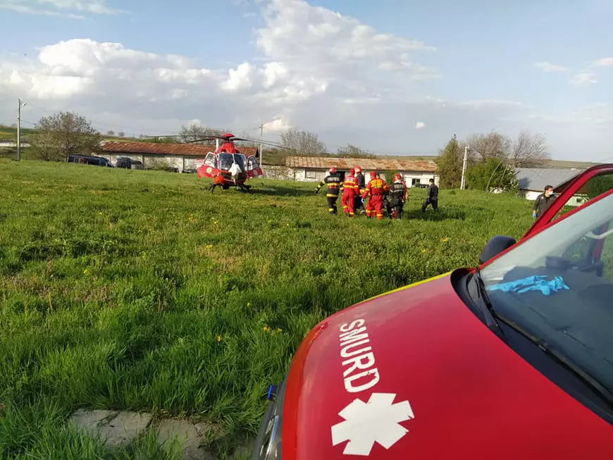 Tânără cu permis abia recuperat după un accident, cu mașina într-un grup de copii, în Vaslui: „Nu e șoferia de ea!”