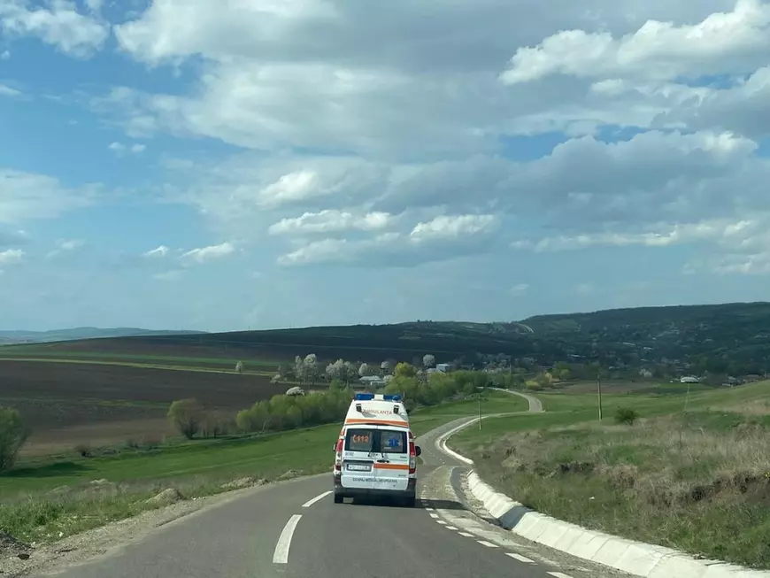 Tânără cu permis abia recuperat după un accident, cu mașina într-un grup de copii, în Vaslui: „Nu e șoferia de ea!”