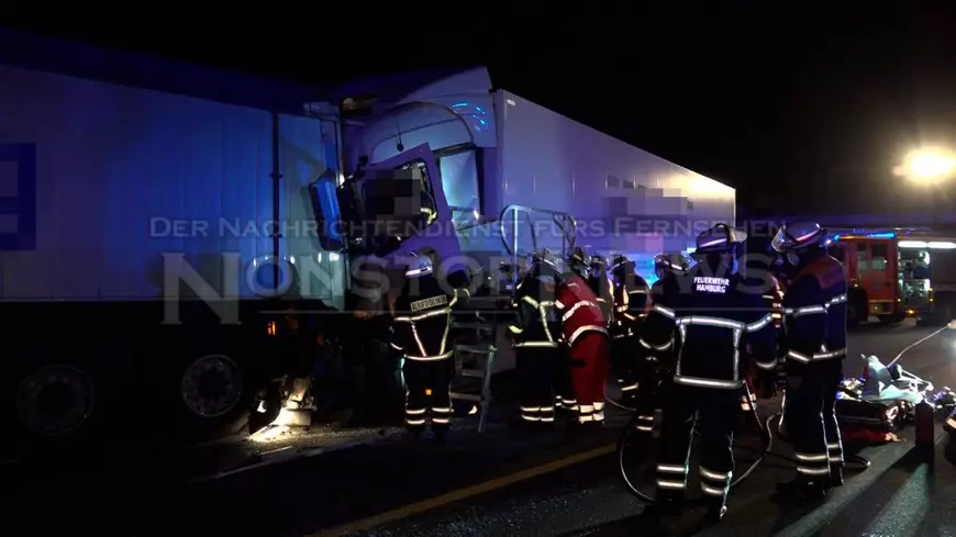 Un român și-a luat mașină din Danemarca și i-a ars complet după patru ore, când venea cu ea acasă