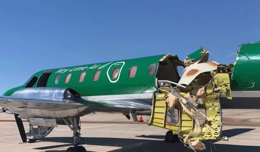 Aproape s-a rupt în două, după ciocnirea cu un alt avion, dar a aterizat în siguranță. Accident neobișnuit în SUA