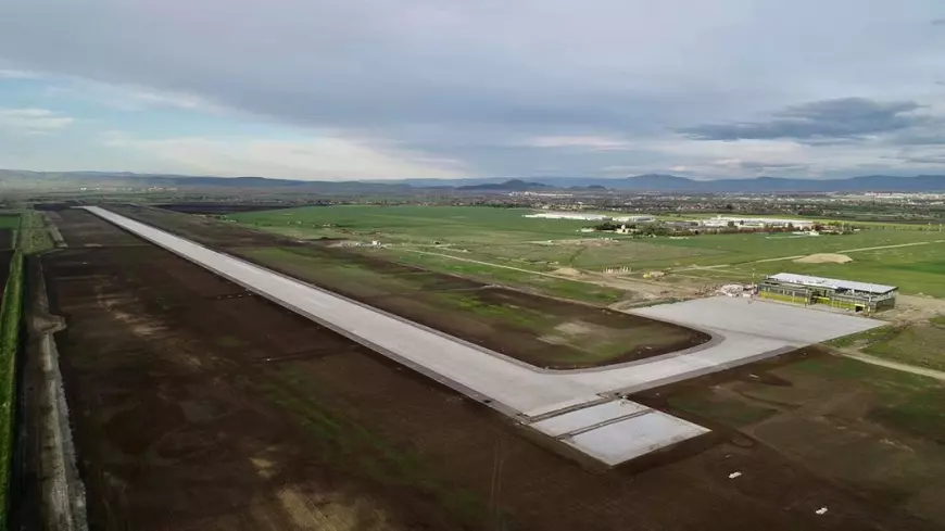 Avioanele vor ateriza pe aeroportul din Brașov dirijate de la 400 km, din turnul de la Arad