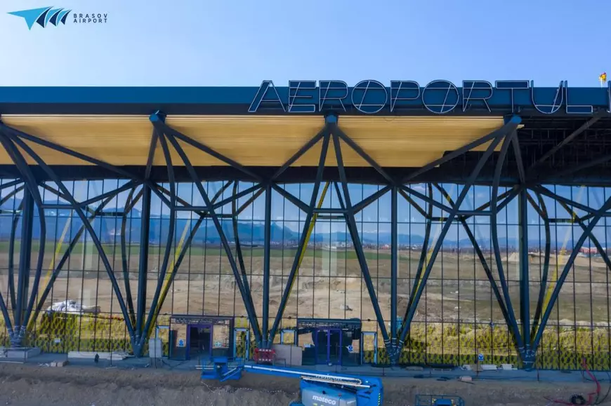 Avioanele vor ateriza pe aeroportul din Brașov dirijate de la 400 km, din turnul de la Arad