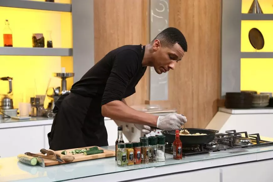 Cine este concurentul eliminat de la „Chefi la cuțite”. Tânărul făcea parte din echipa lui Sorin Bontea