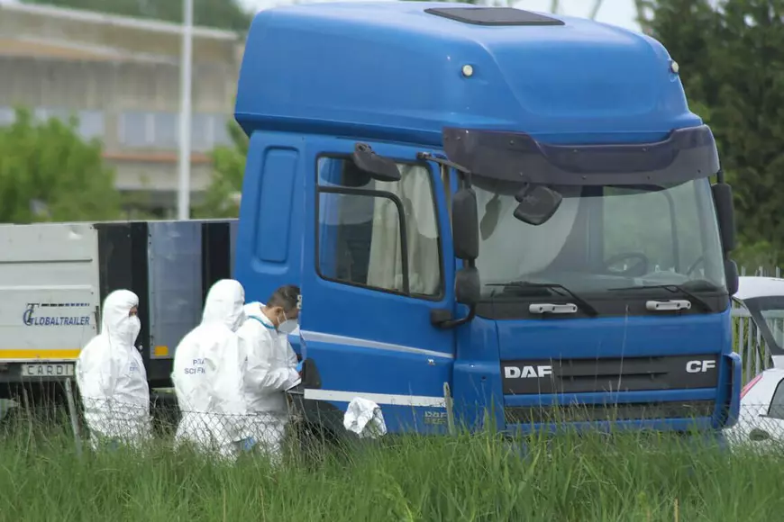 Moarte chinuitoare pentru Cornel, șoferul român de TIR găsit plin de sânge în cabină, în Italia. Ce spune autopsia