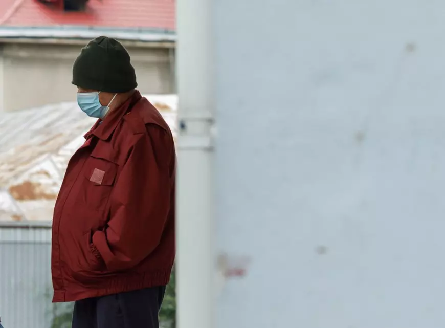 Copiii care își arată abuzatorii. S-a întors la școala din Bacău și l-a confruntat pe administratorul care a agresat-o sexual pe când avea 12 ani