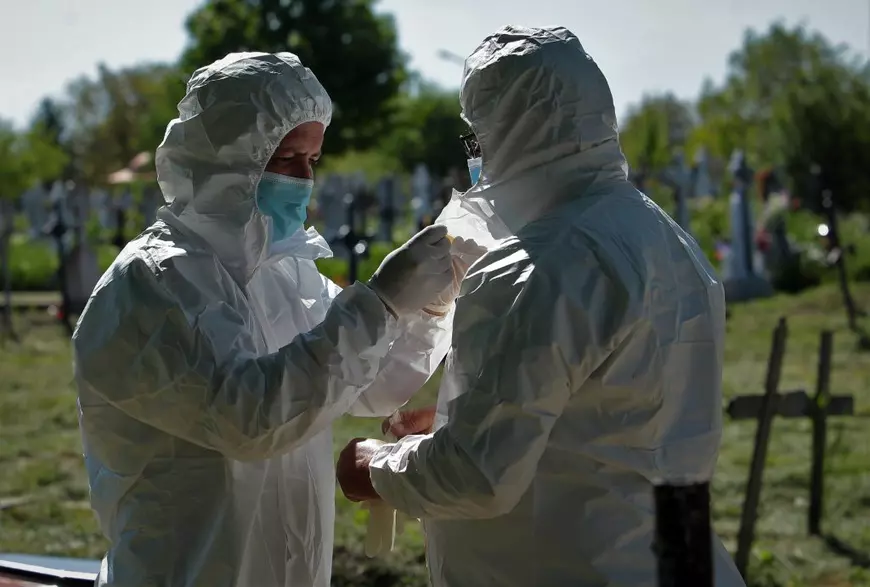 Cimitirul din București cu cele mai multe morminte pentru victimele de COVID. „Aici a ajuns toată durerea”