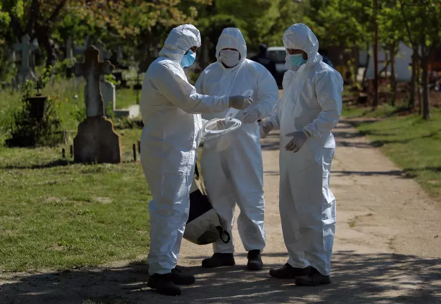 Cimitirul din București cu cele mai multe morminte pentru victimele de COVID. „Aici a ajuns toată durerea”