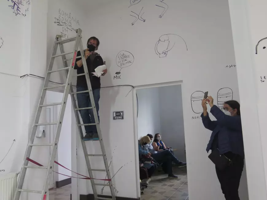 Neașteptatele mesaje despre vaccinare ale artistului Dan Perjovschi