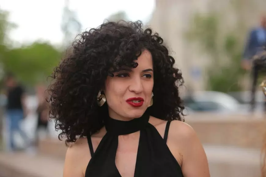 Muzica democrației în prima seară de relaxare: piesa de la Teatrul Național și protestele de la Universitate