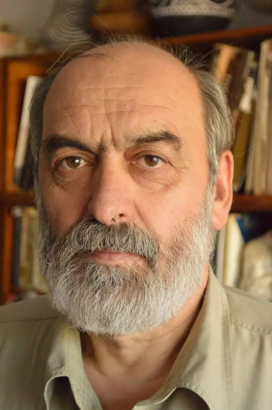 Un profesor de la Colegiul de Artă din Iași, condamnat recent pentru pornografie infantilă, continuă să le predea elevilor