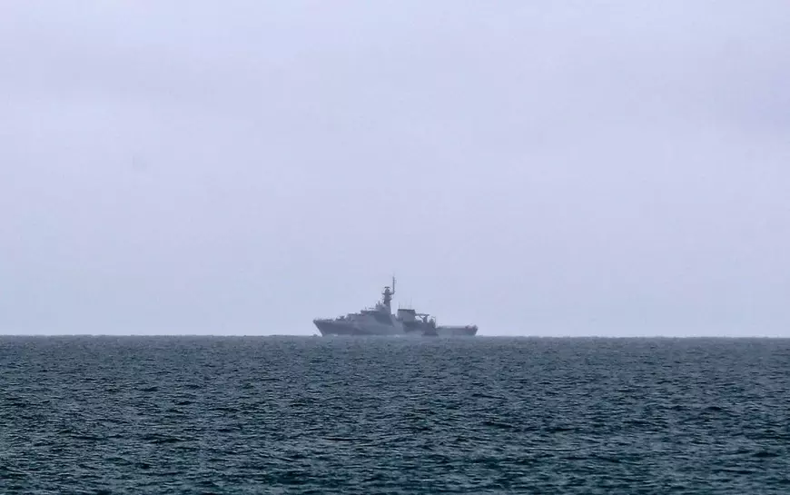 La patru luni după Brexit, Franța și Marea Britanie și-au trimis navele de război pentru a-și rezolva disputele pescărești. Cum s-a ajuns aici