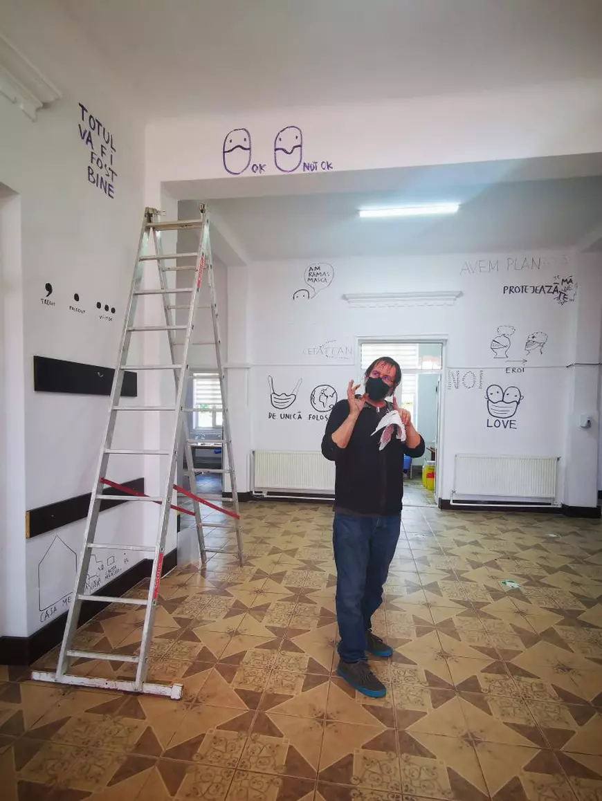 Neașteptatele mesaje despre vaccinare ale artistului Dan Perjovschi