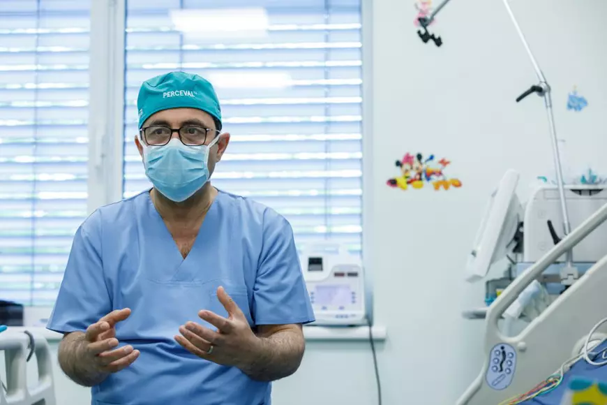 „Unii copii chiar din prima zi de viață pot muri și după operație reînvie”, spune un medic sirian revenit în România