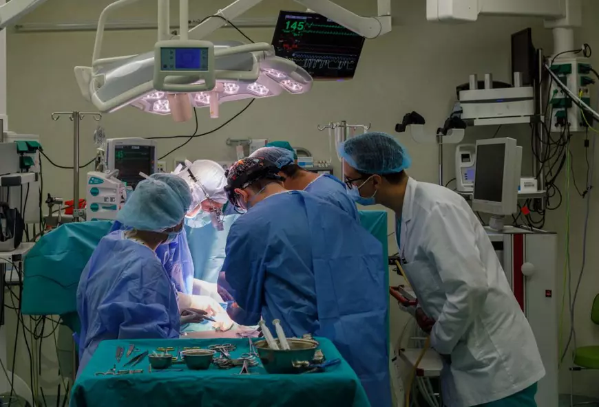 „Unii copii chiar din prima zi de viață pot muri și după operație reînvie”, spune un medic sirian revenit în România