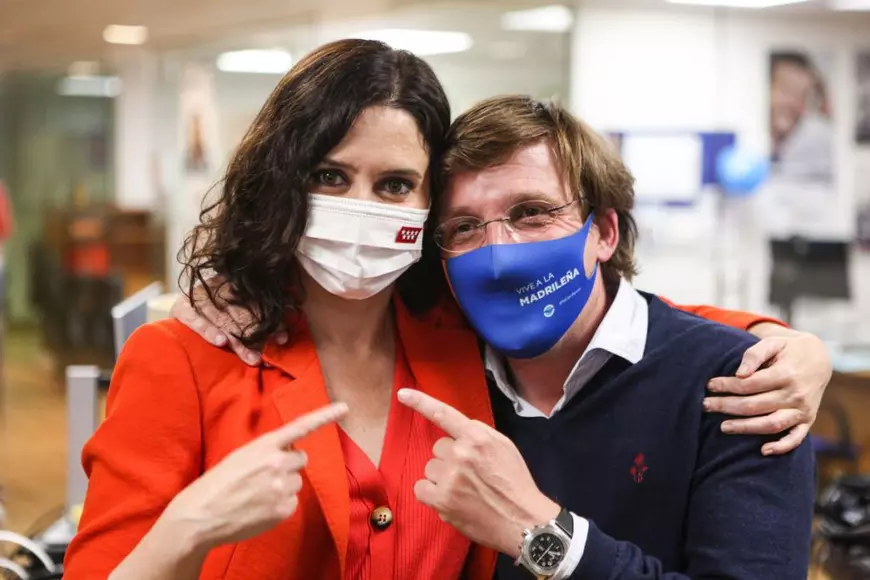 Liderul regiunii Madrid, critic al restricțiilor COVID, obține o victorie mare în alegeri, sub sloganul „Libertate”