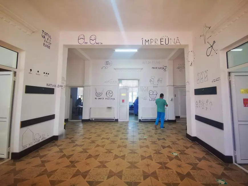 Neașteptatele mesaje despre vaccinare ale artistului Dan Perjovschi