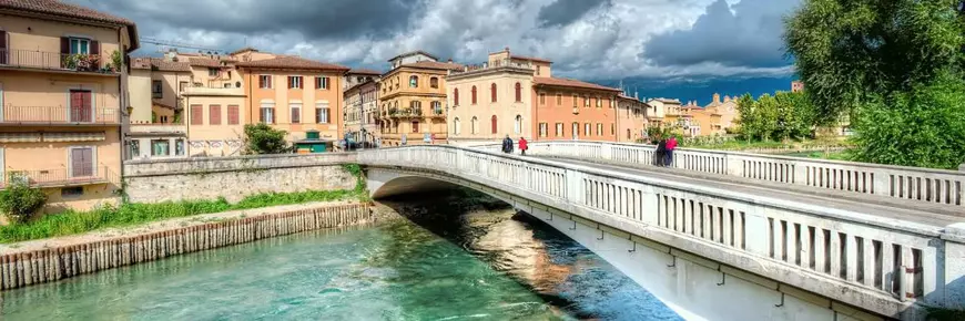 Satele și orașele din Italia unde oamenii sunt plătiţi ca să locuiască