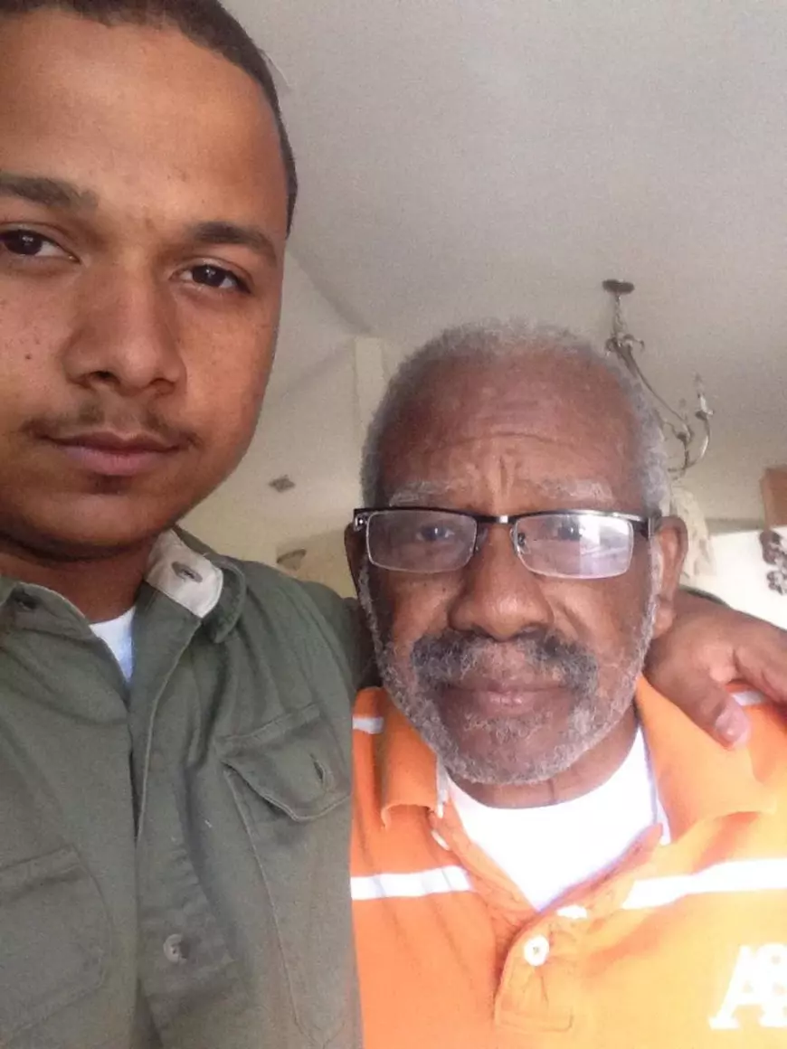 „Copilul din gunoaie”. Un tânăr abandonat de mamă lângă un tomberon a ajuns milionar la 31 de ani