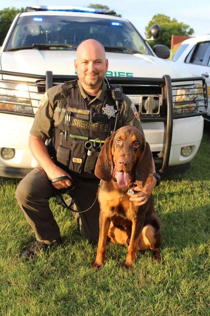 Un câine, erou în SUA, după ce a găsit o fetiță dispărută de o lună, răpită de tatăl său