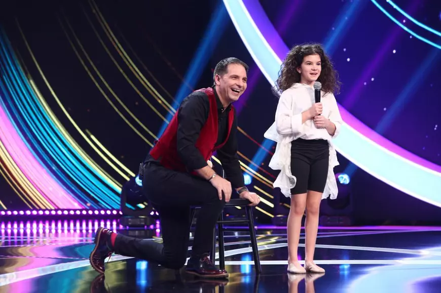 Cine este Raisandra, fetița de 13 ani care merge în Finala de Popularitate, la „Next Star”