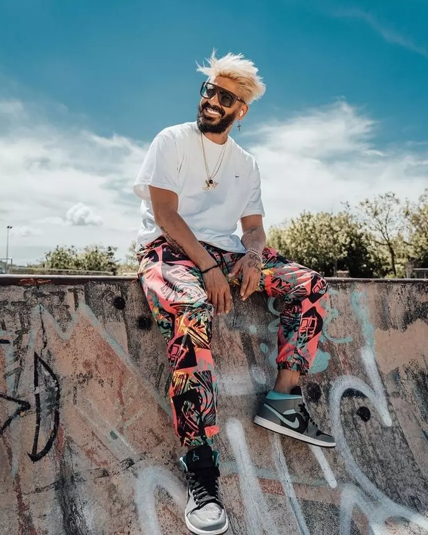 Connect-R s-a luptat cu depresia. A mers la mai mulți psihologi: „M-au năpădit toate fricile”