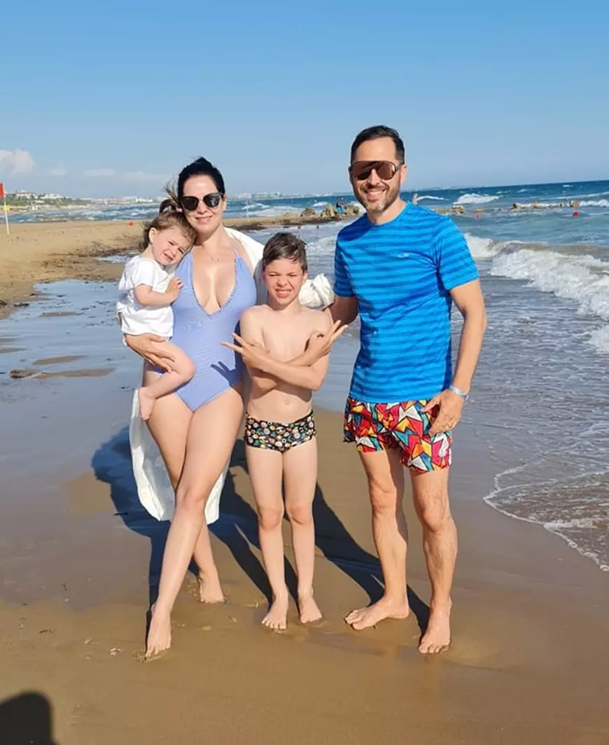 Ce au pățit Deea și Dinu Maxer înainte de a pleca în vacanță. „Și-a cerut scuze, a fost o eroare”