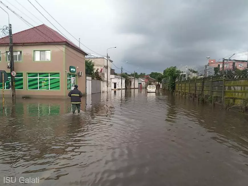 Imaginile dezastrului produs de ploile torențiale. Unde sunt cele mai multe probleme
