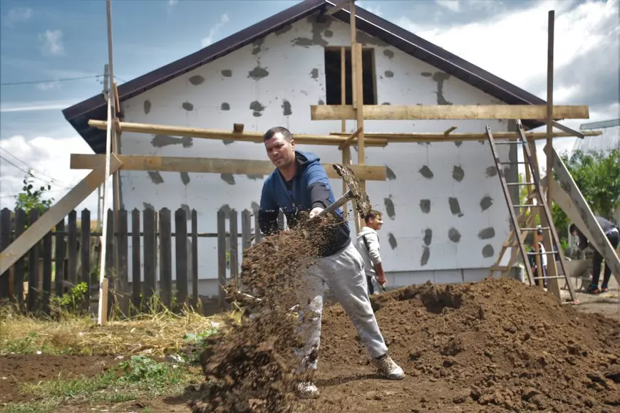 REPORTAJ. O familie cu doi copii din Tulcea a primit un cadou neașteptat de la românii din străinătate: „Pentru așa ceva nu strângeam bani într-o viață”