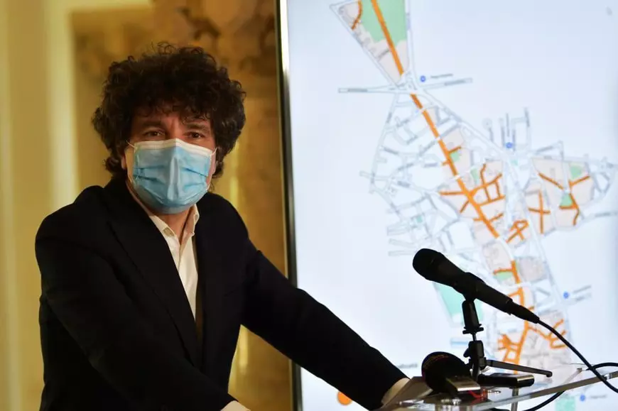 „Războiul șobolanilor” pe străzile din București. Nicio deratizare de șase luni. Ce promite Nicușor Dan