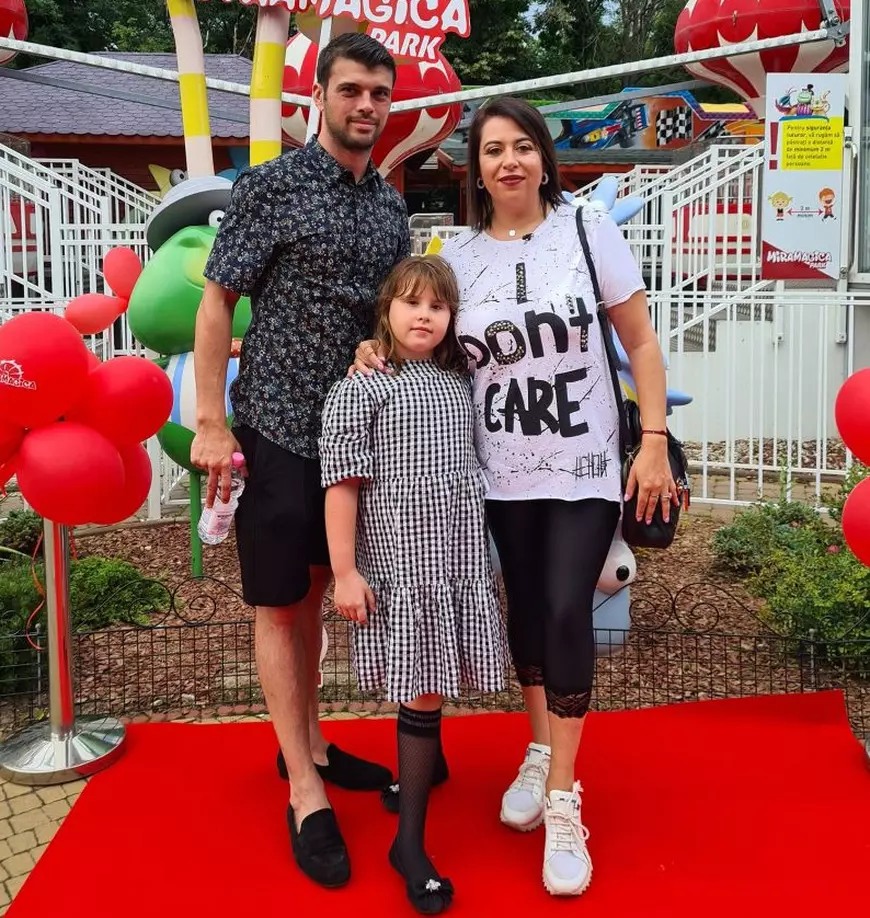 Oana Roman și Marius Elisei, prima poză împreună după divorț. „Ieri am fost în formulă completă”