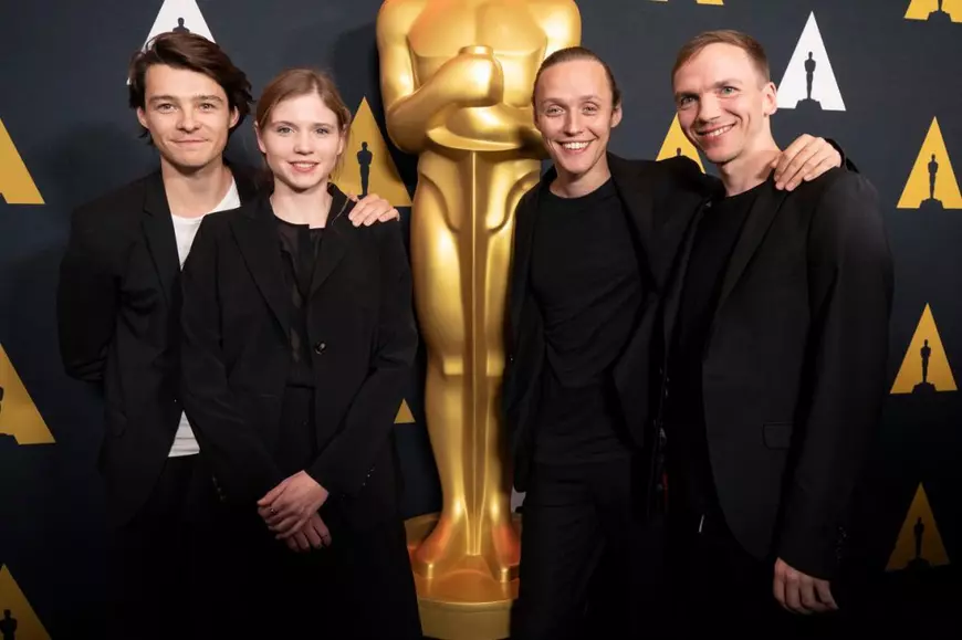 Interviu cu unul dintre cei mai elogiați tineri actori europeni, Bartosz Bielenia: „Am înconjurat România cu autostopul timp de o lună. A fost minunat”