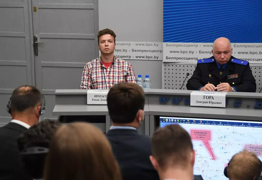 Povestea găștii de hackeri și activiști care luptă împotriva lui Putin, Lukașenko și a invaziei ruse din Ucraina