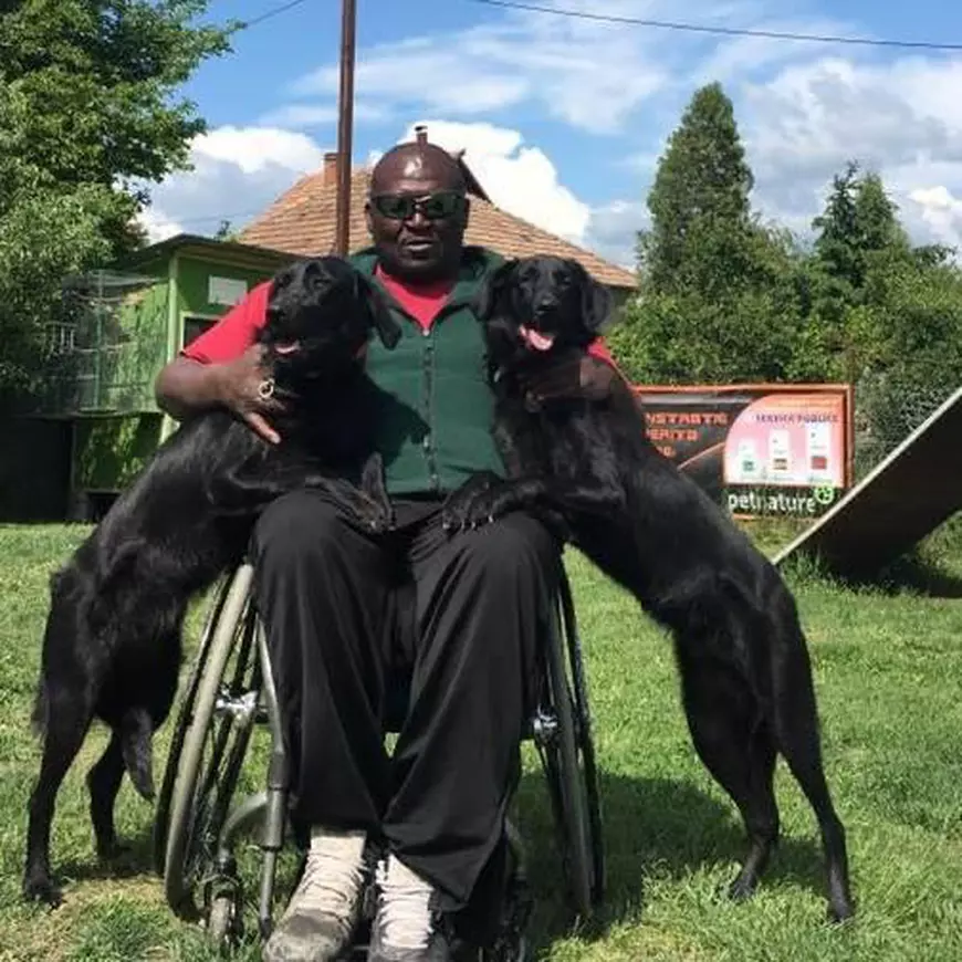 De Ziua Americii, un campion american vorbește despre viața sa în România: „E casa mea. Aici mă simt în siguranță. Micii cu muștar sunt demențiali”