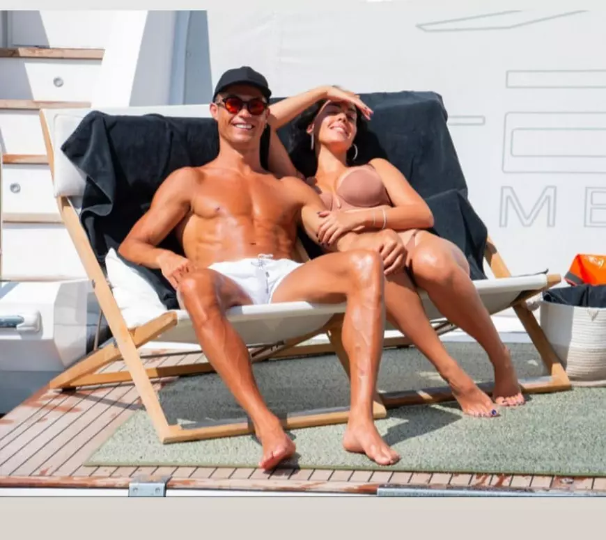 Cristiano Ronaldo, într-o vacanță exclusivistă cu familia. Cât au crescut copiii fotbalistului