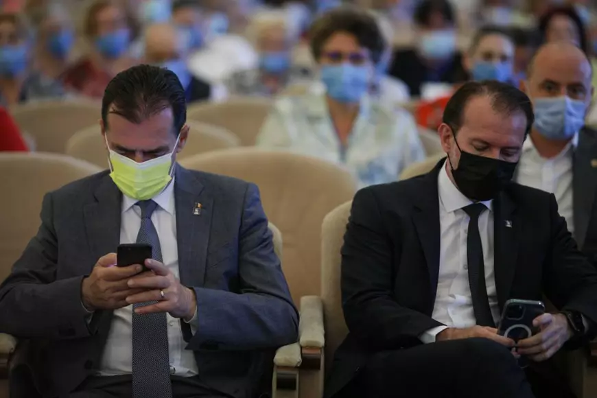 Bătălia kilometrilor și a voturilor în PNL: Orban îl bate pe Cîțu la drumuri, dar are mai puține filiale care îl sprijină. Cum își împart cei doi harta țării
