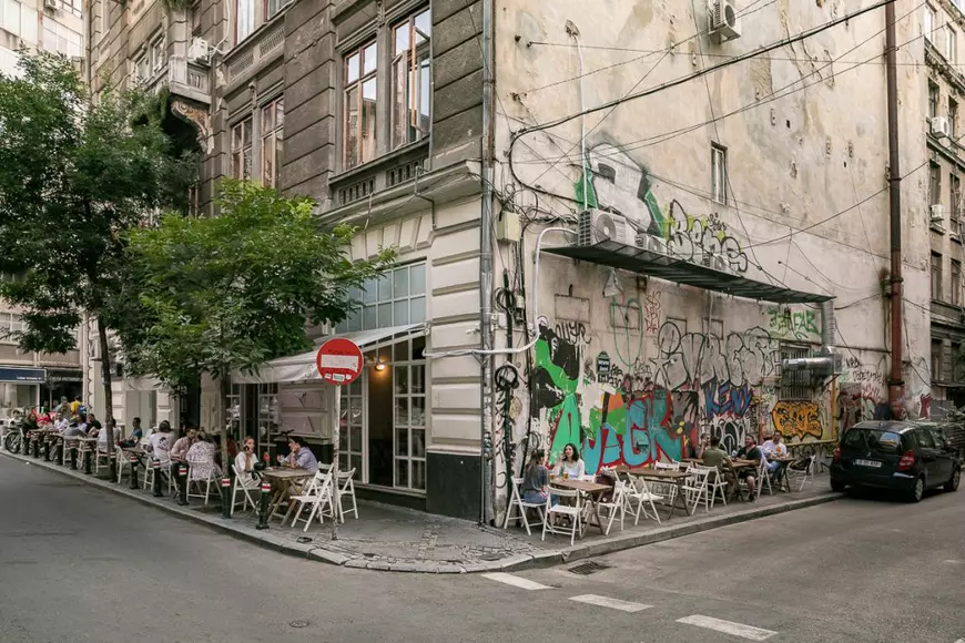 Cum a schimbat pandemia dinamica orașului București: localurile care au strâns comunități în jurul lor