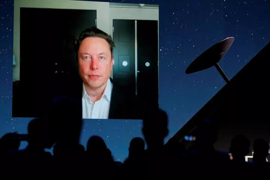Ne fug valorile în cosmos. Despre odiseea spațială a miliardarilor: Bezos, Branson, Musk
