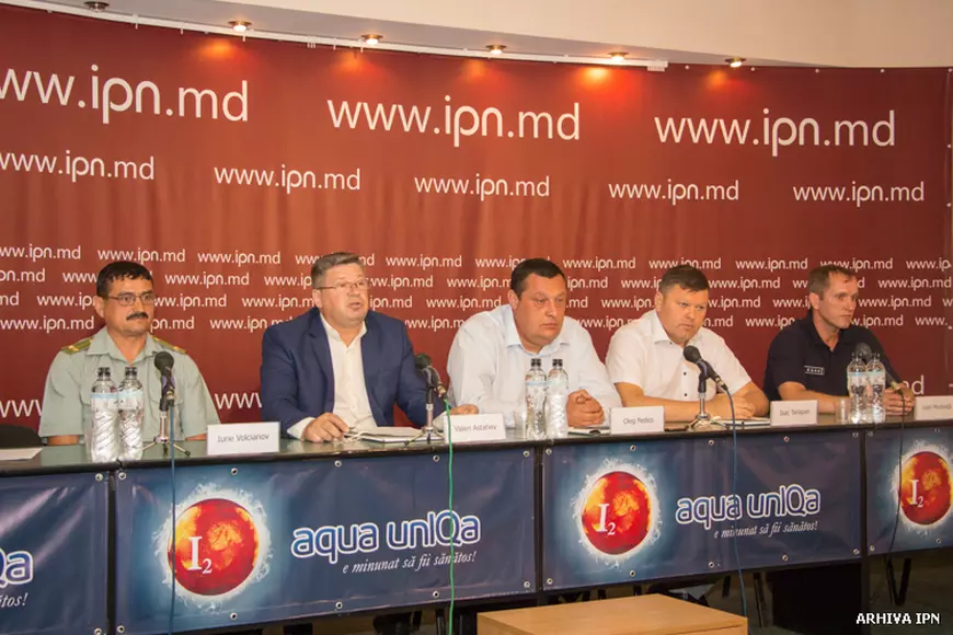 Cum făcea contrabandă un șef al Poliției de Frontieră din Republica Moldova. Ancheta, pornită după lansarea a mii de pachete de țigări dintr-un deltaplan