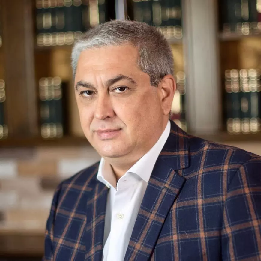 Cum ajungi specialist în energie atunci când o vrea partidul. Cazul Bădiță de la ANRE