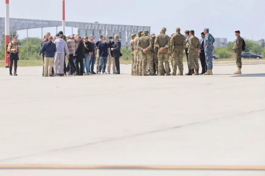 Românii evacuați din Kabul au aterizat pe Otopeni. Aurescu: „Afganistan este un loc al disperării”