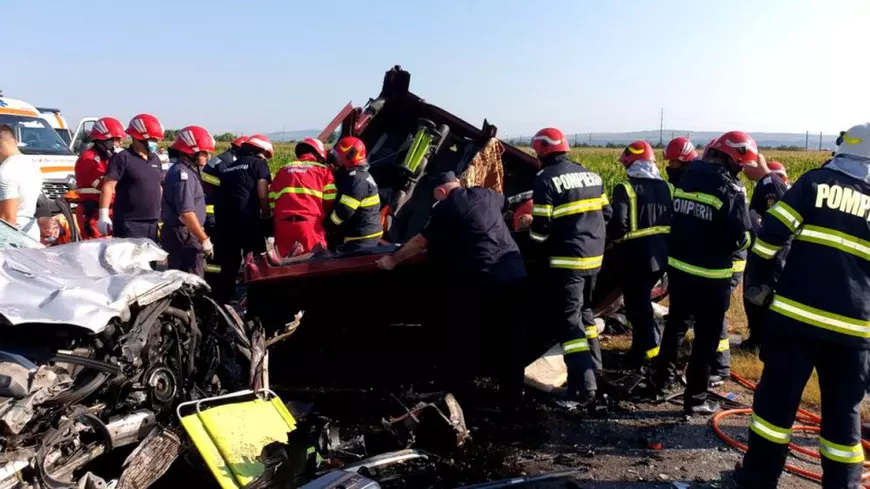 O Românie în miniatură, care a murit pe DN2: staruri pop, sportivi și oameni simpli care încercau să dea o mână de ajutor