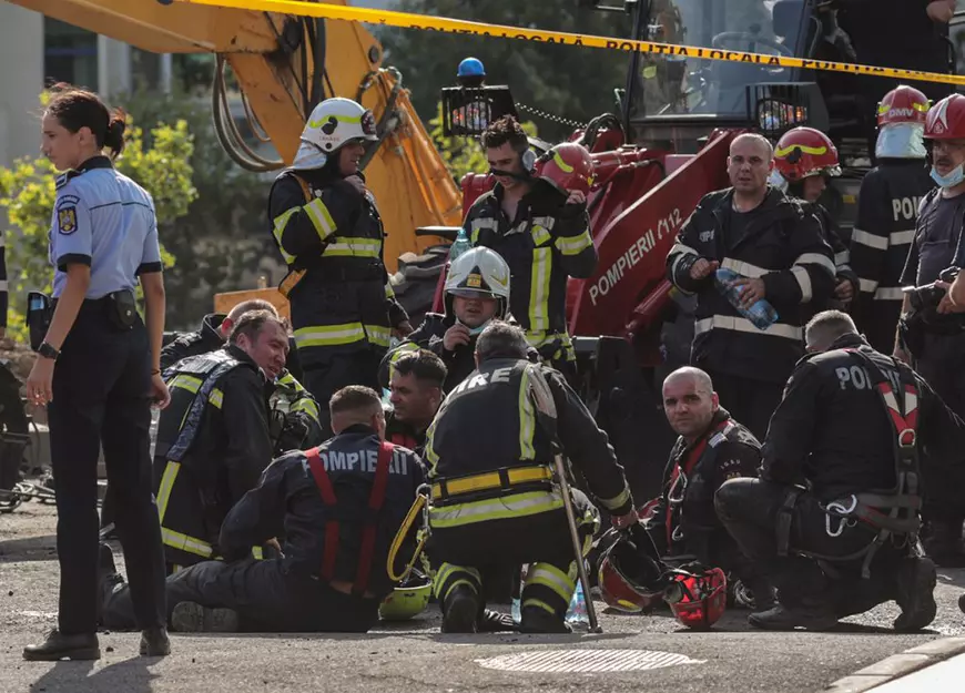 Consilieri ai USR-PLUS au depus plângere la DNA împotriva primarului Robert Negoiță pentru accidentul de la Biblioteca Națională