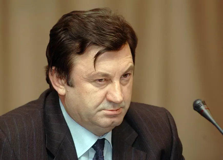 De la băiatul lui tata la mâna dreaptă a premierului Cîțu. Ce ne dezvăluie traseul academic al secretarului general al Guvernului