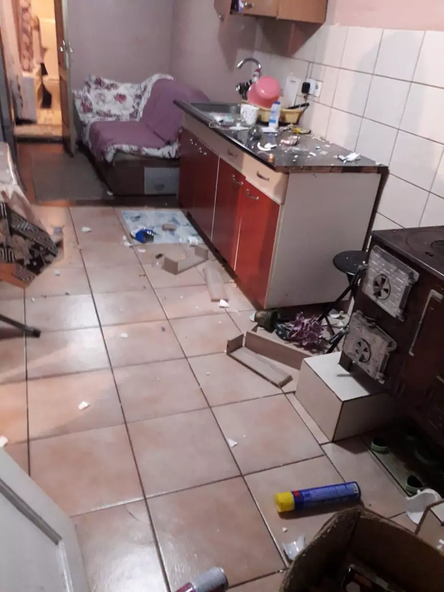 O femeie terorizată de fostul iubit se teme că va fi omorâtă cu ordinul de protecție în mână. „Poliția îi dă un avertisment, apoi el se răzbună”