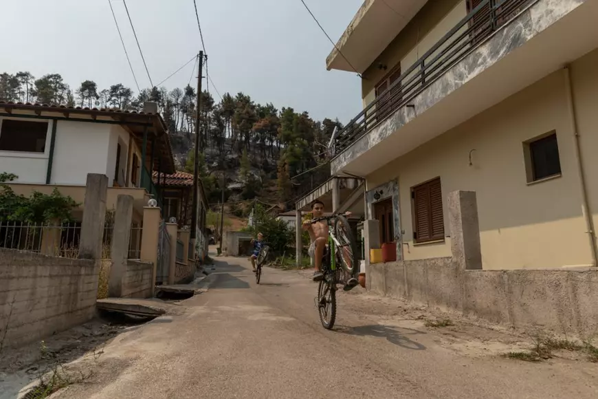 „Nu ne temem, că n-a mai rămas nimic de ars”. Efectele încălzirii globale au triplat incendiile, în ultimii ani, în Grecia